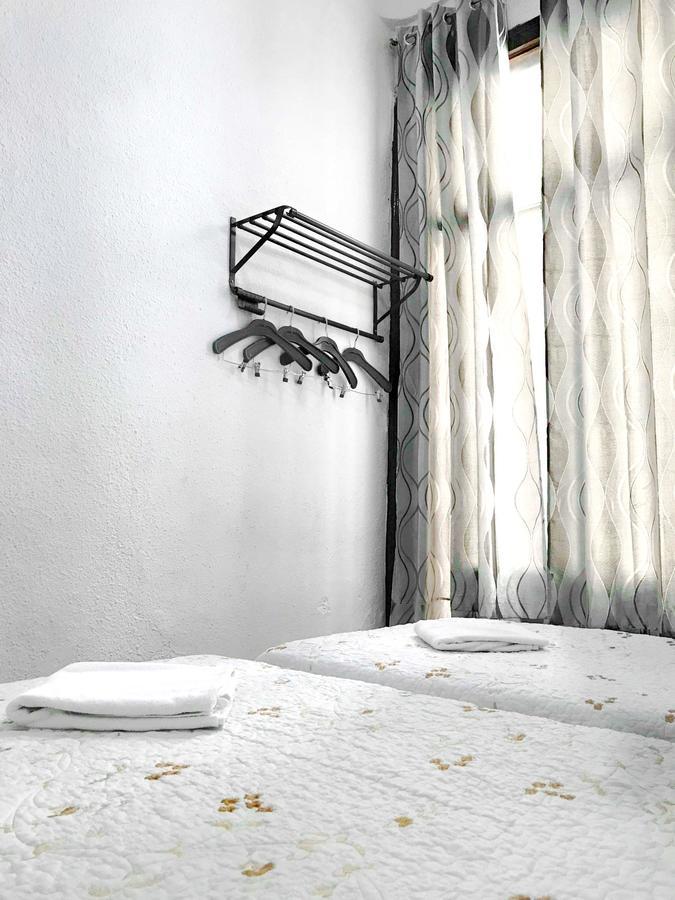 Hostal Los Arcos Madrid Exterior photo