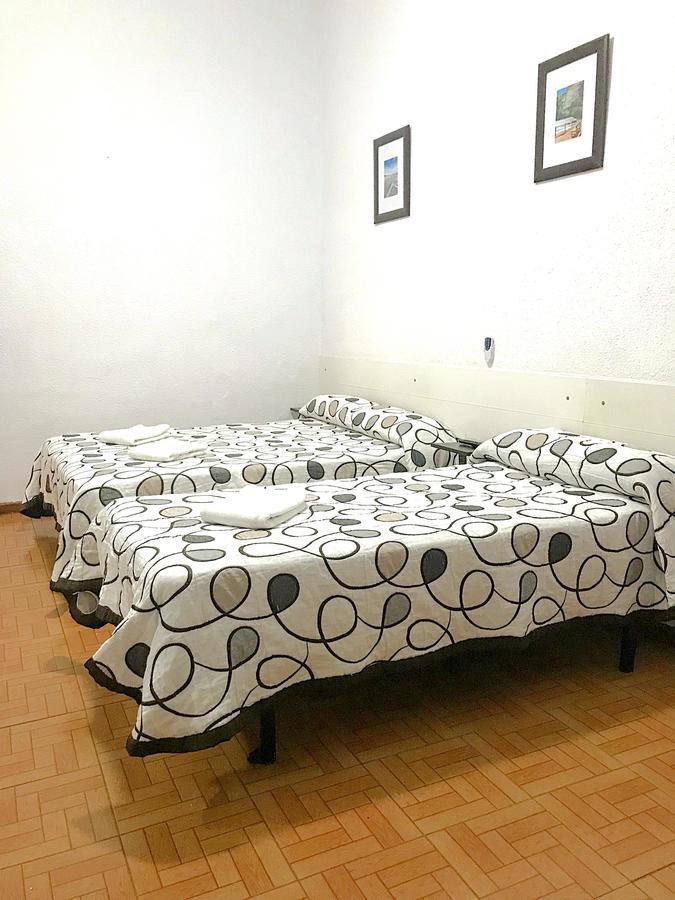 Hostal Los Arcos Madrid Exterior photo